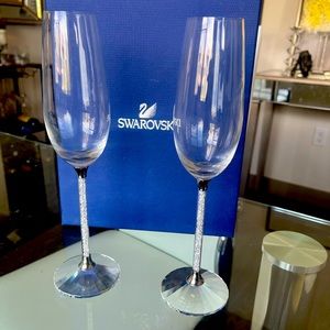 Stunning Swarovski Crystal champagne flutes